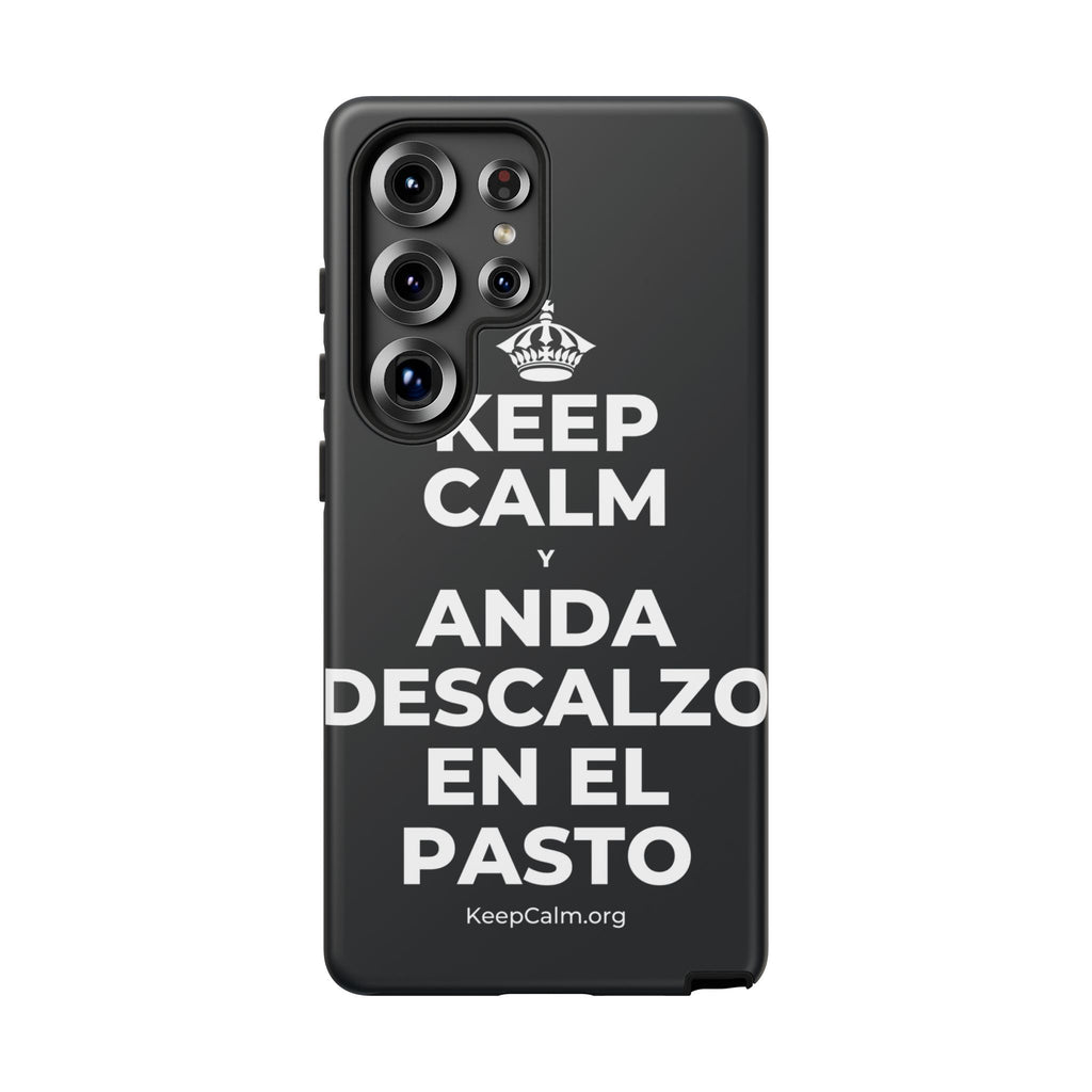 KEEP CALM Y ANDA DESCALZO EN EL PASTO Phone Case (Dark)