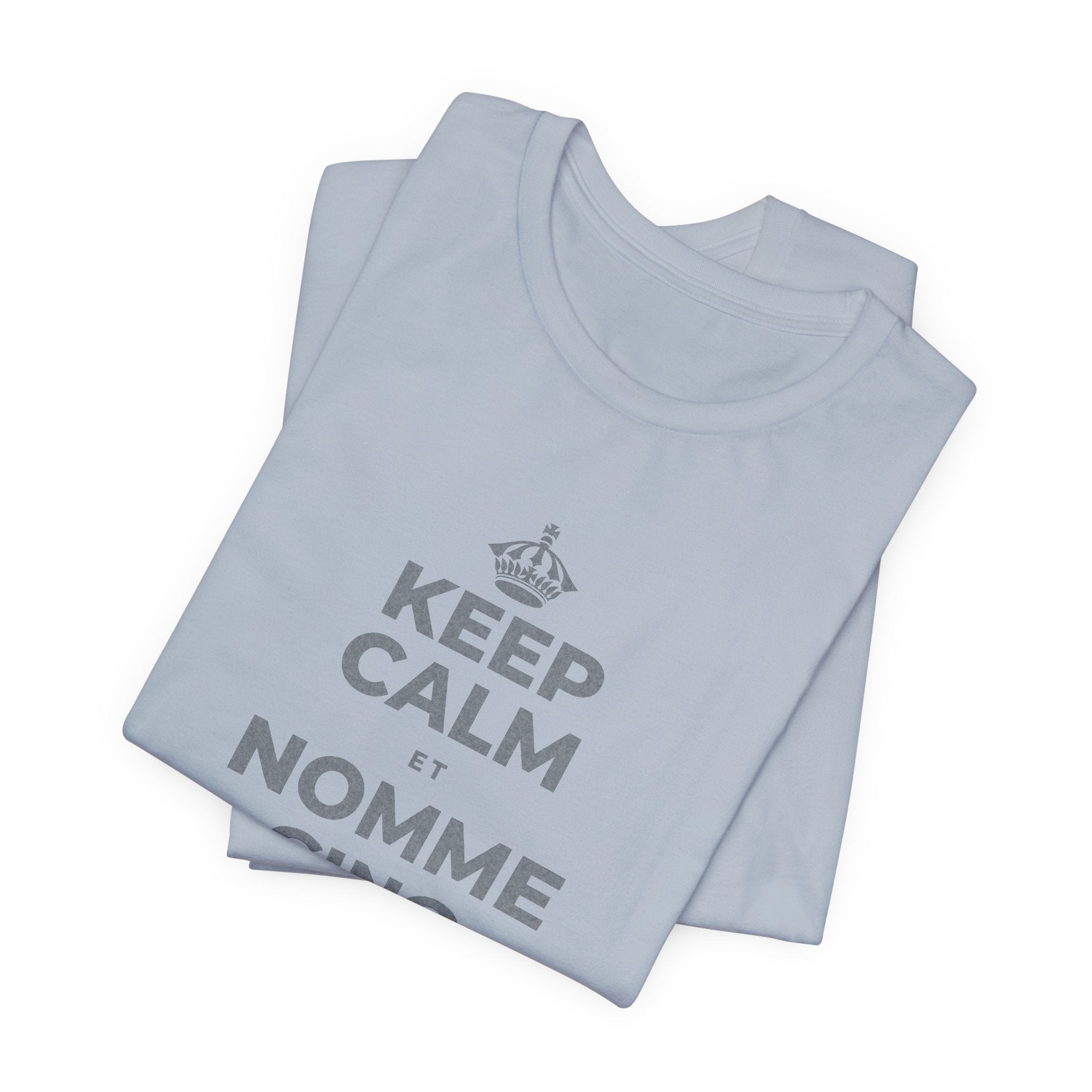 KEEP CALM ET NOMME CINQ CHOSES QUE TU VOIS T-Shirt (White–Asphalt)