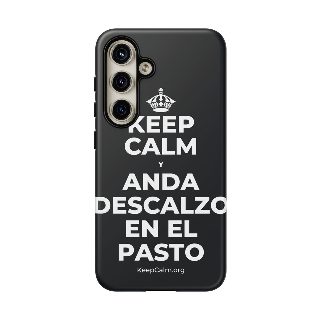 KEEP CALM Y ANDA DESCALZO EN EL PASTO Phone Case (Dark)