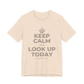 KEEP CALM AND LOOK UP TODAY T-Shirt (Soft Cream–Heather Mauve)
