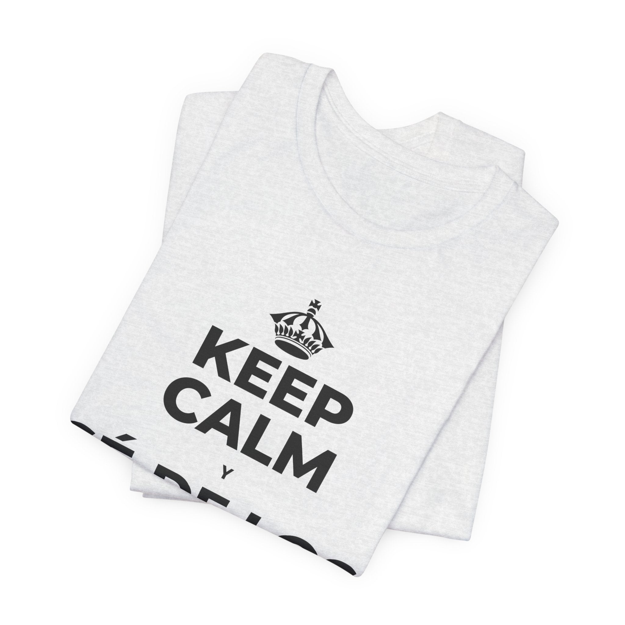 KEEP CALM Y SÉ DE LOS QUE AYUDAN T-Shirt (Soft Cream–Heather Mauve)