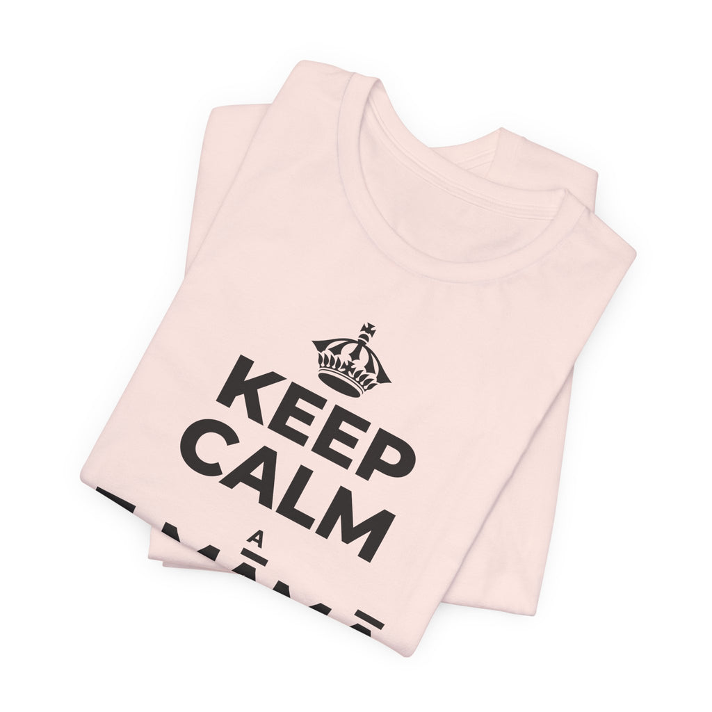 KEEP CALM A E MĀMĀ MA NĀ PAHUHOPU T-Shirt (Soft Cream–Heather Mauve)
