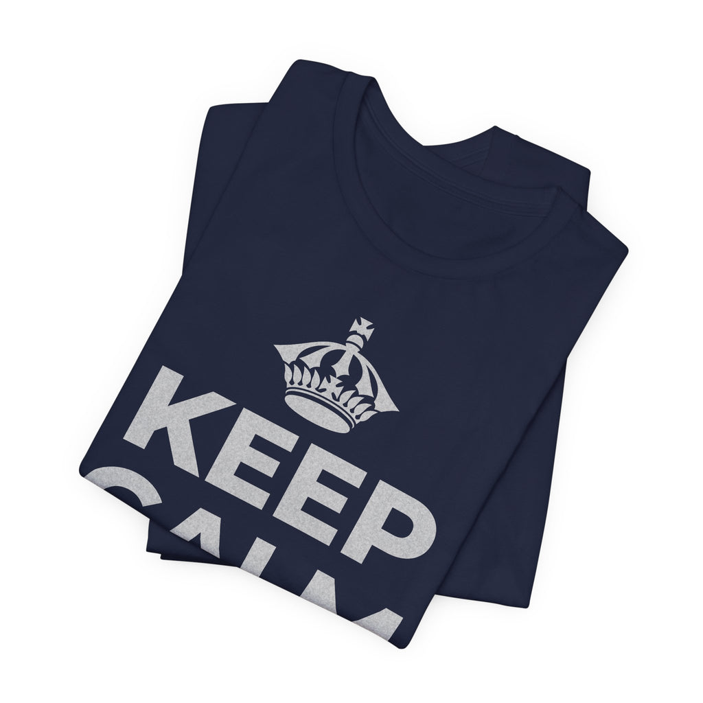 KEEP CALM AND 見知らぬ人に微笑んで T-Shirt (White–Asphalt)