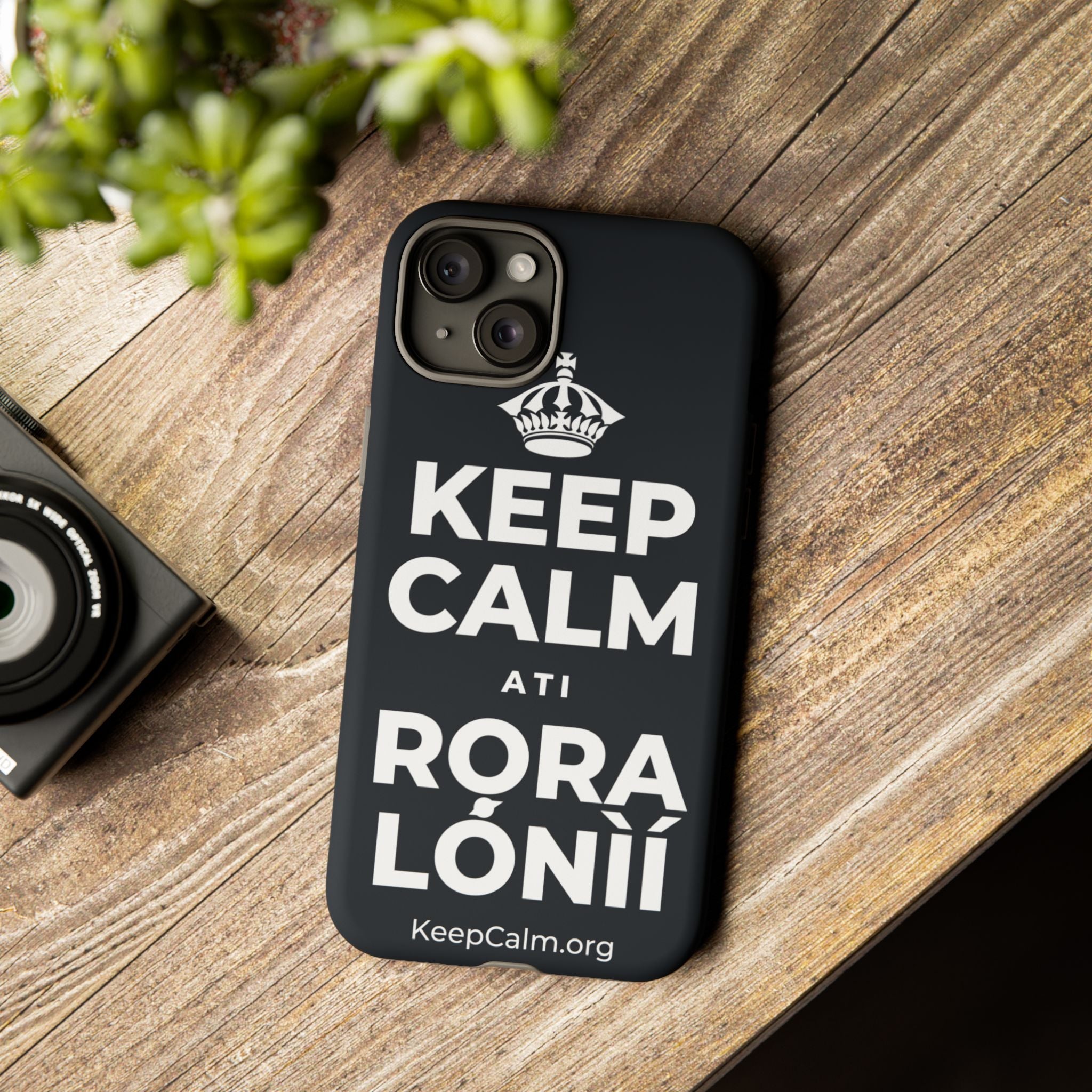 KEEP CALM ATI RỌRA LÓNÌÍ Phone Case (Dark)