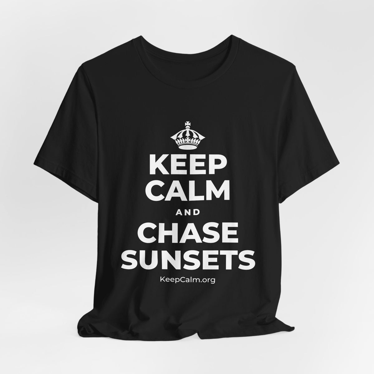 KEEP CALM AND CHASE SUNSETS T-Shirt (White–Asphalt)