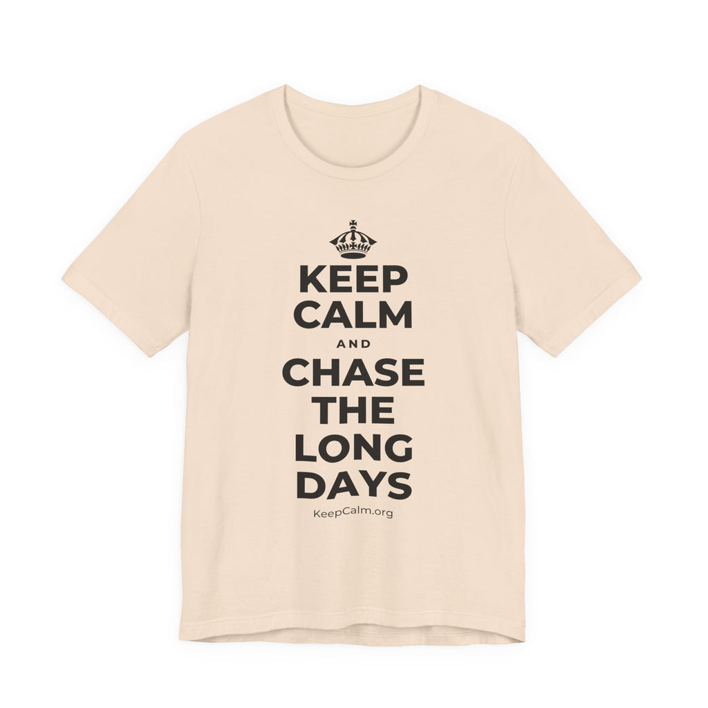 KEEP CALM AND CHASE THE LONG DAYS T-Shirt (Soft Cream–Heather Mauve)