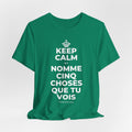 KEEP CALM ET NOMME CINQ CHOSES QUE TU VOIS T-Shirt (White–Asphalt)