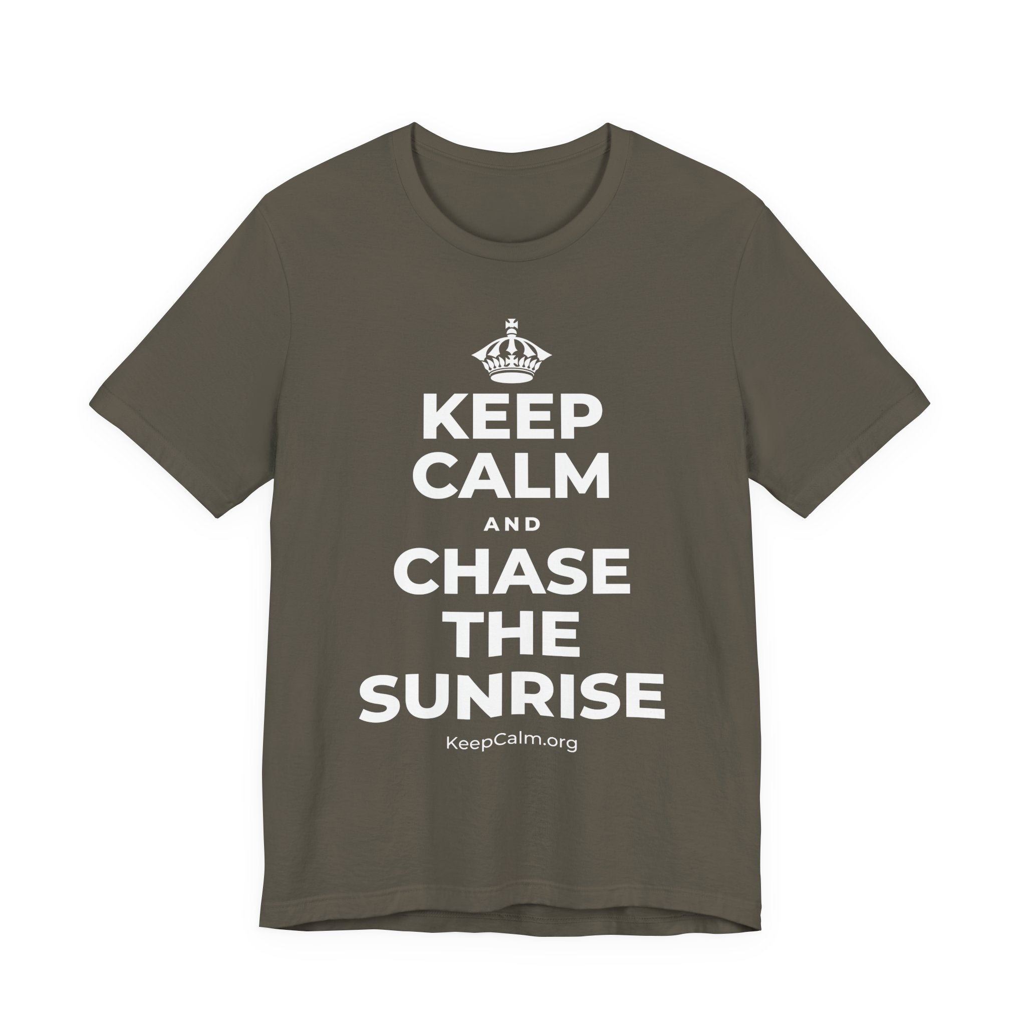 KEEP CALM AND CHASE THE SUNRISE T-Shirt (White–Asphalt)