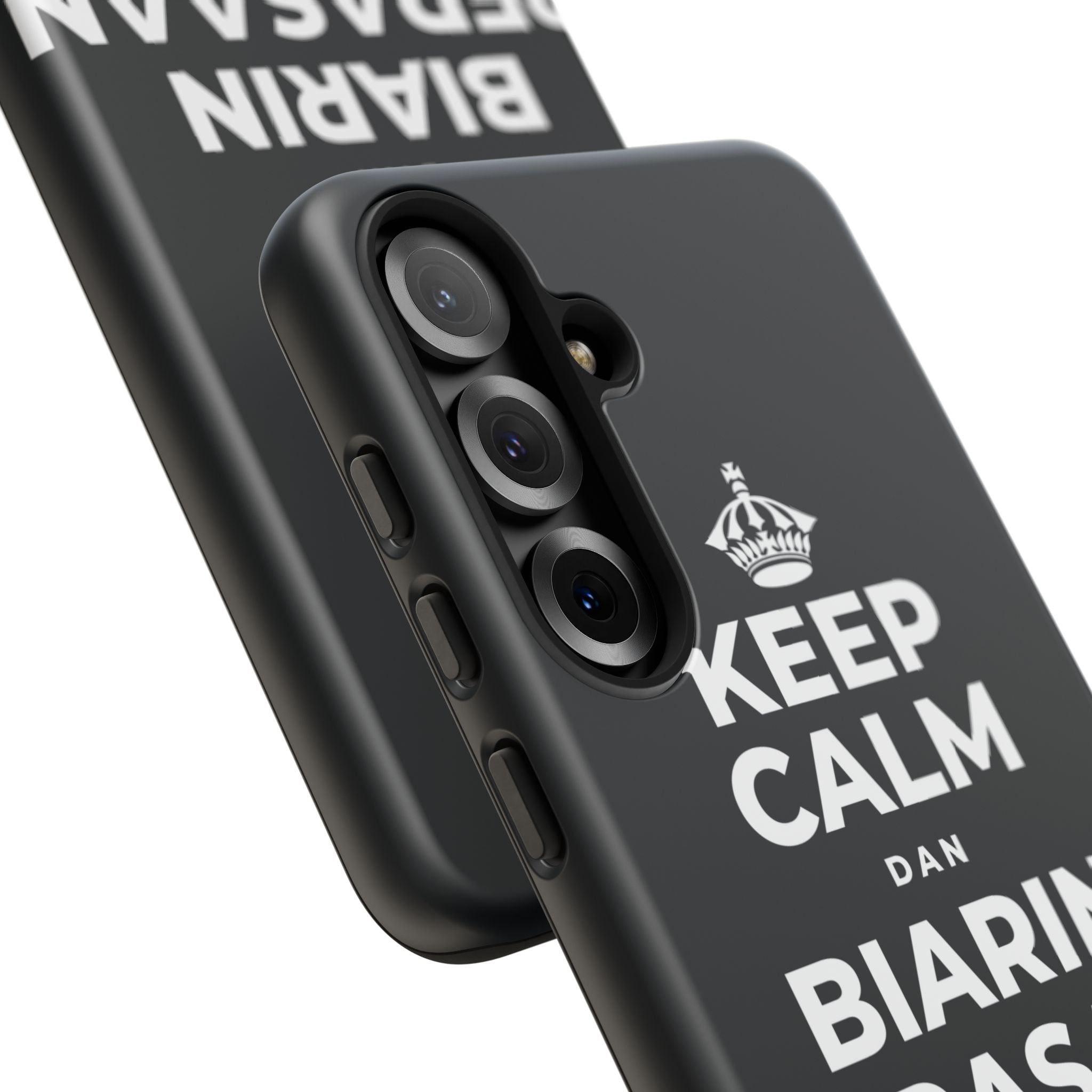 KEEP CALM DAN BIARIN PERASAAN ITU MASUK Phone Case (Dark)