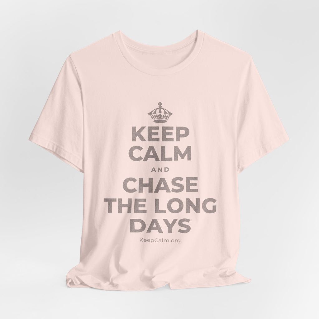 KEEP CALM AND CHASE THE LONG DAYS T-Shirt (Soft Cream–Heather Mauve)