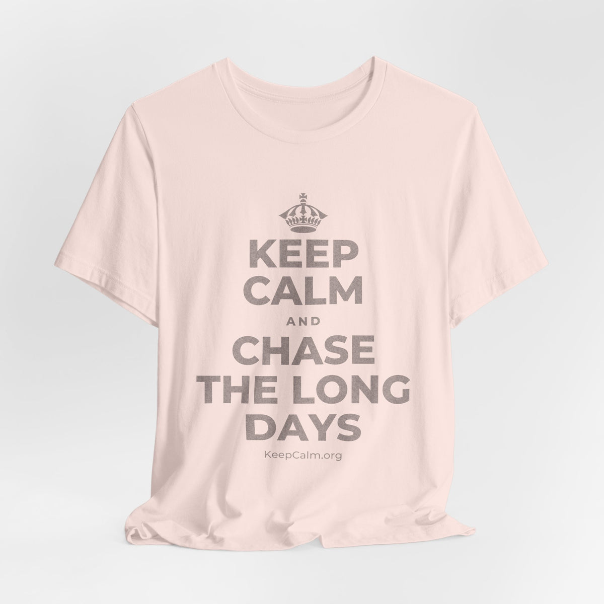 KEEP CALM AND CHASE THE LONG DAYS T-Shirt (Soft Cream–Heather Mauve)