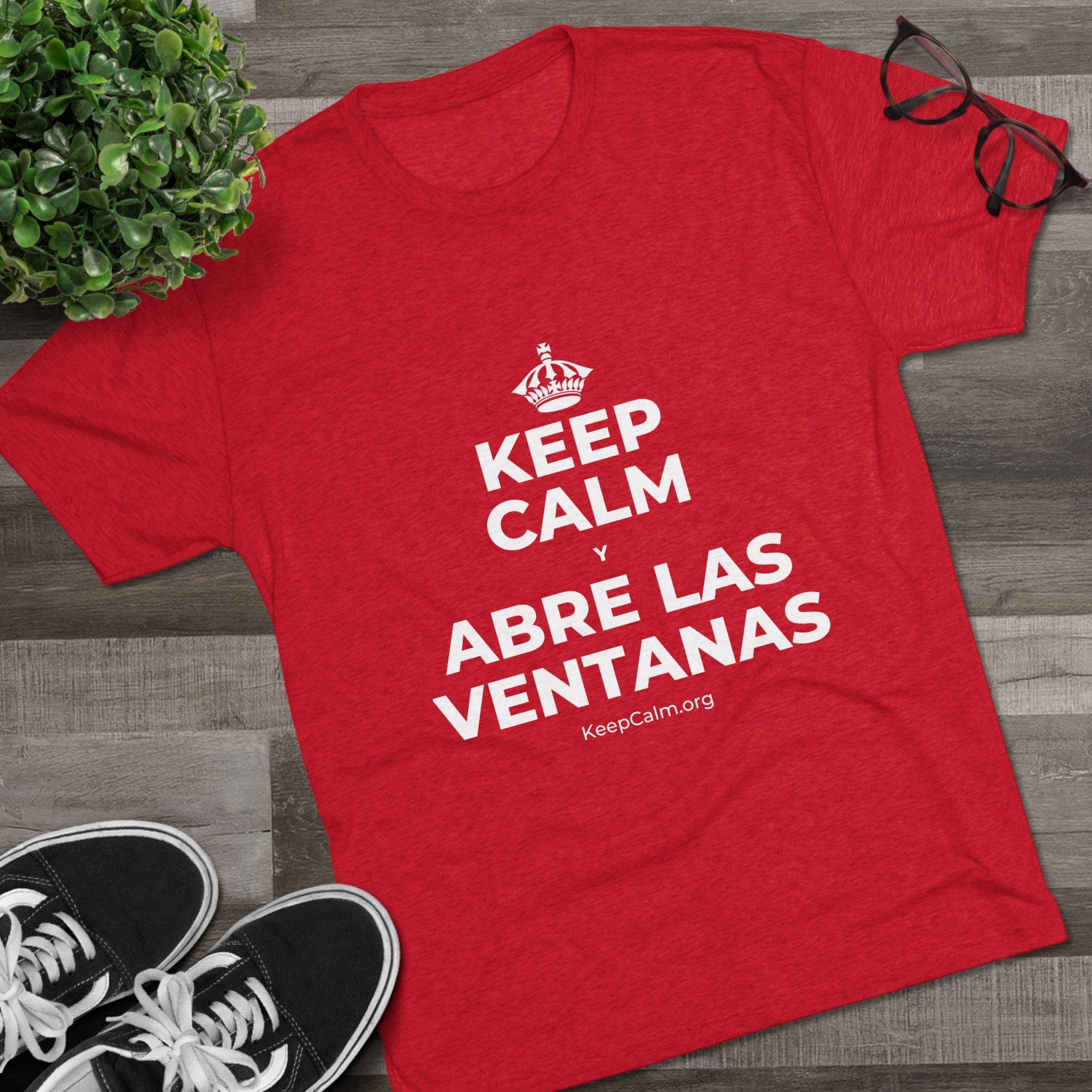 KEEP CALM Y ABRE LAS VENTANAS Tri-Blend Tee