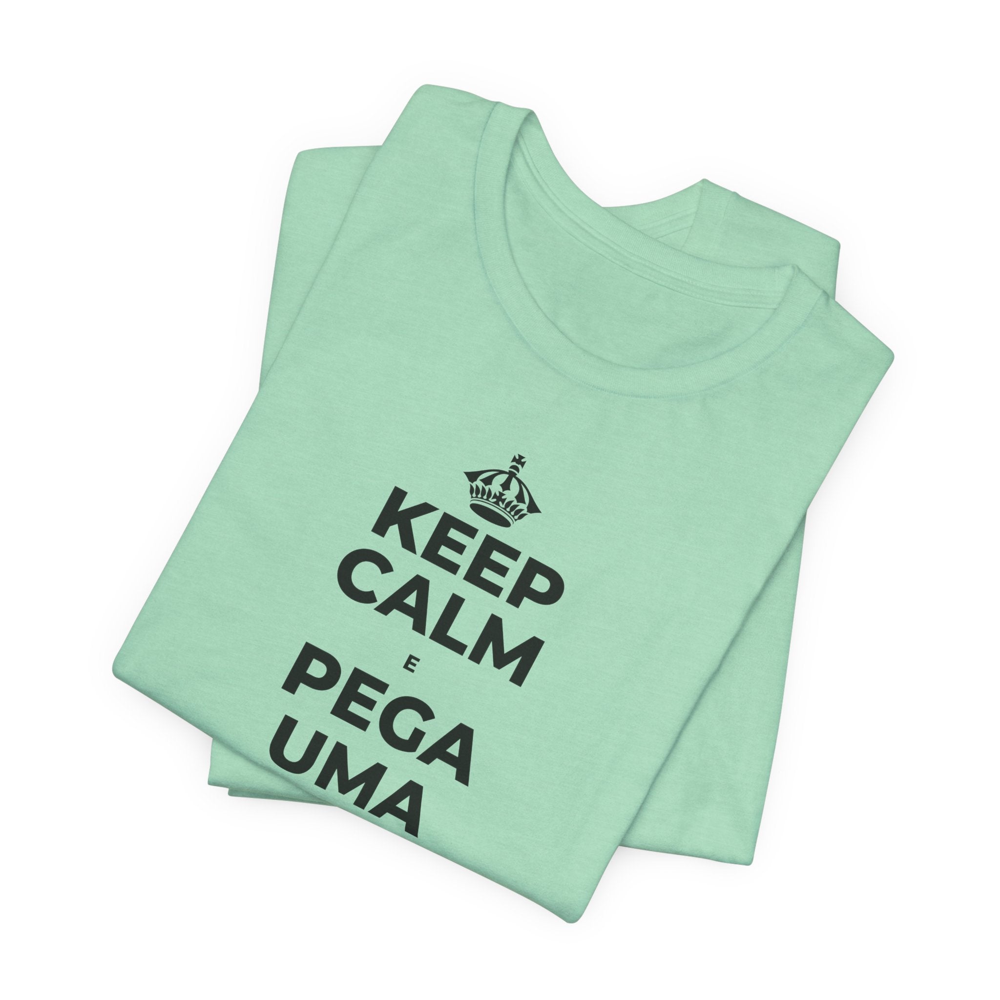 KEEP CALM E PEGA UMA AULA DE CADA VEZ T-Shirt (Baby Blue–Silver)