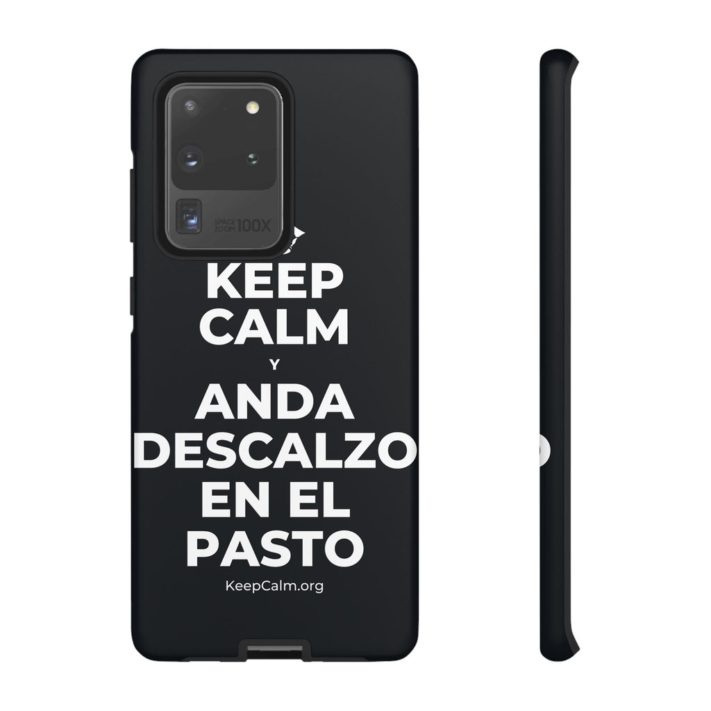 KEEP CALM Y ANDA DESCALZO EN EL PASTO Phone Case (Dark)