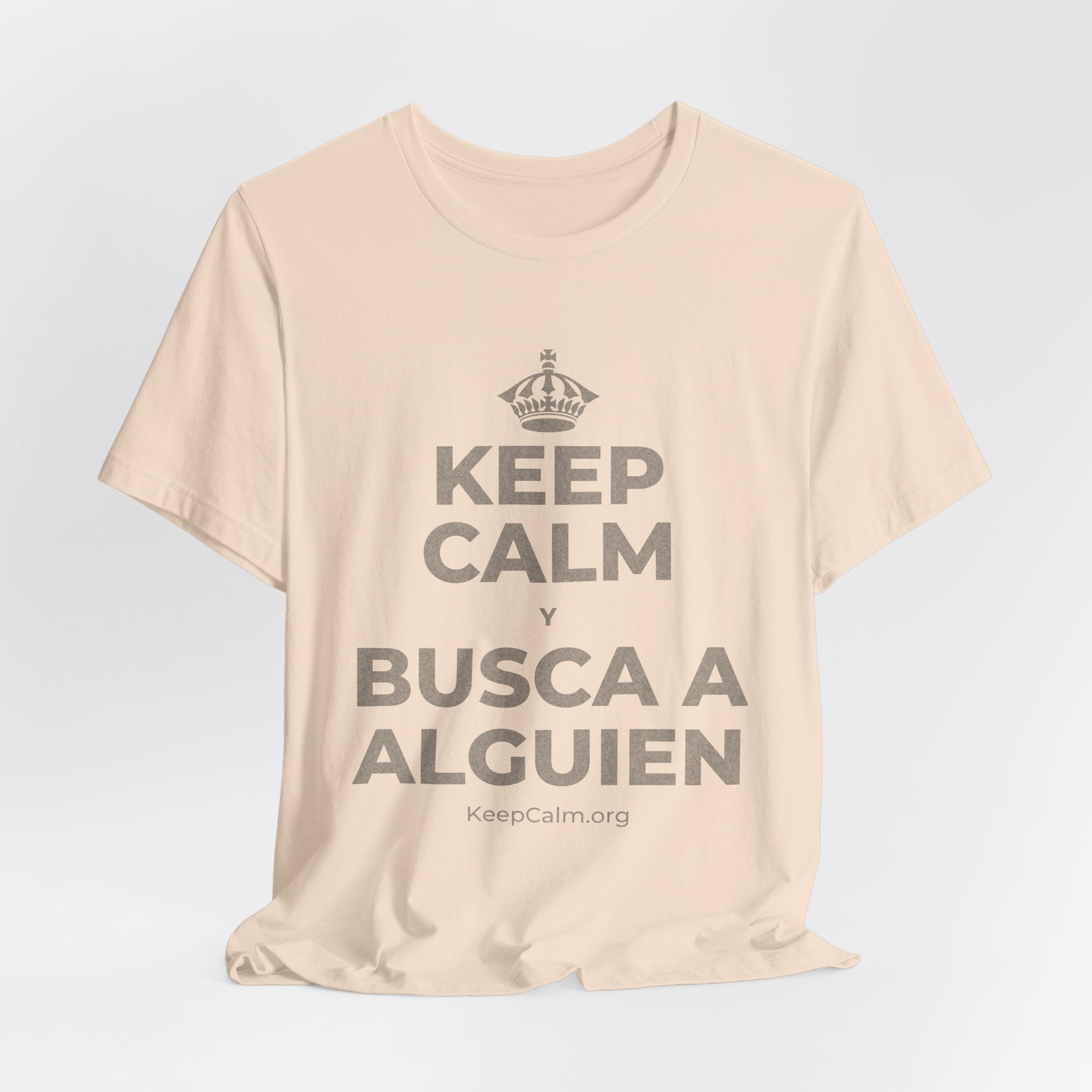 KEEP CALM Y BUSCA A ALGUIEN T-Shirt (Soft Cream–Heather Mauve)