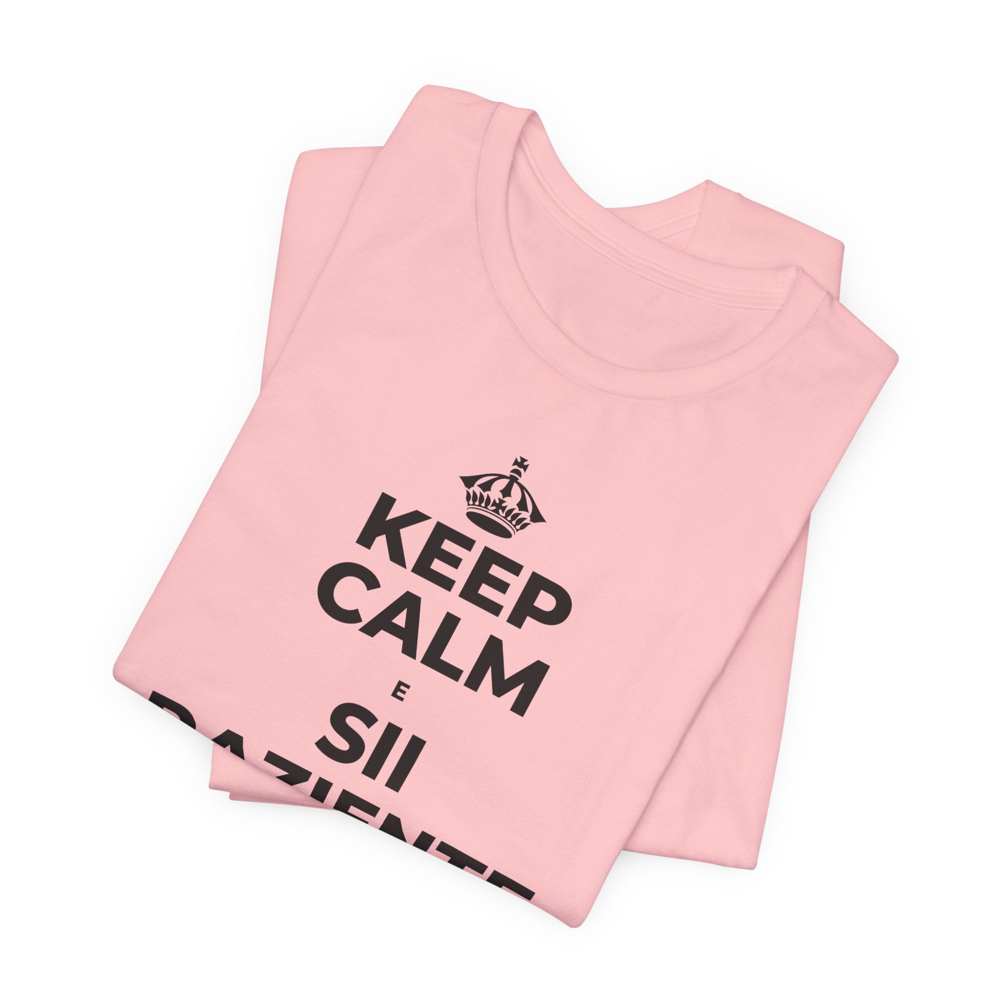 KEEP CALM E SII PAZIENTE CON LE NUOVE ABITUDINI T-Shirt (White–Asphalt)