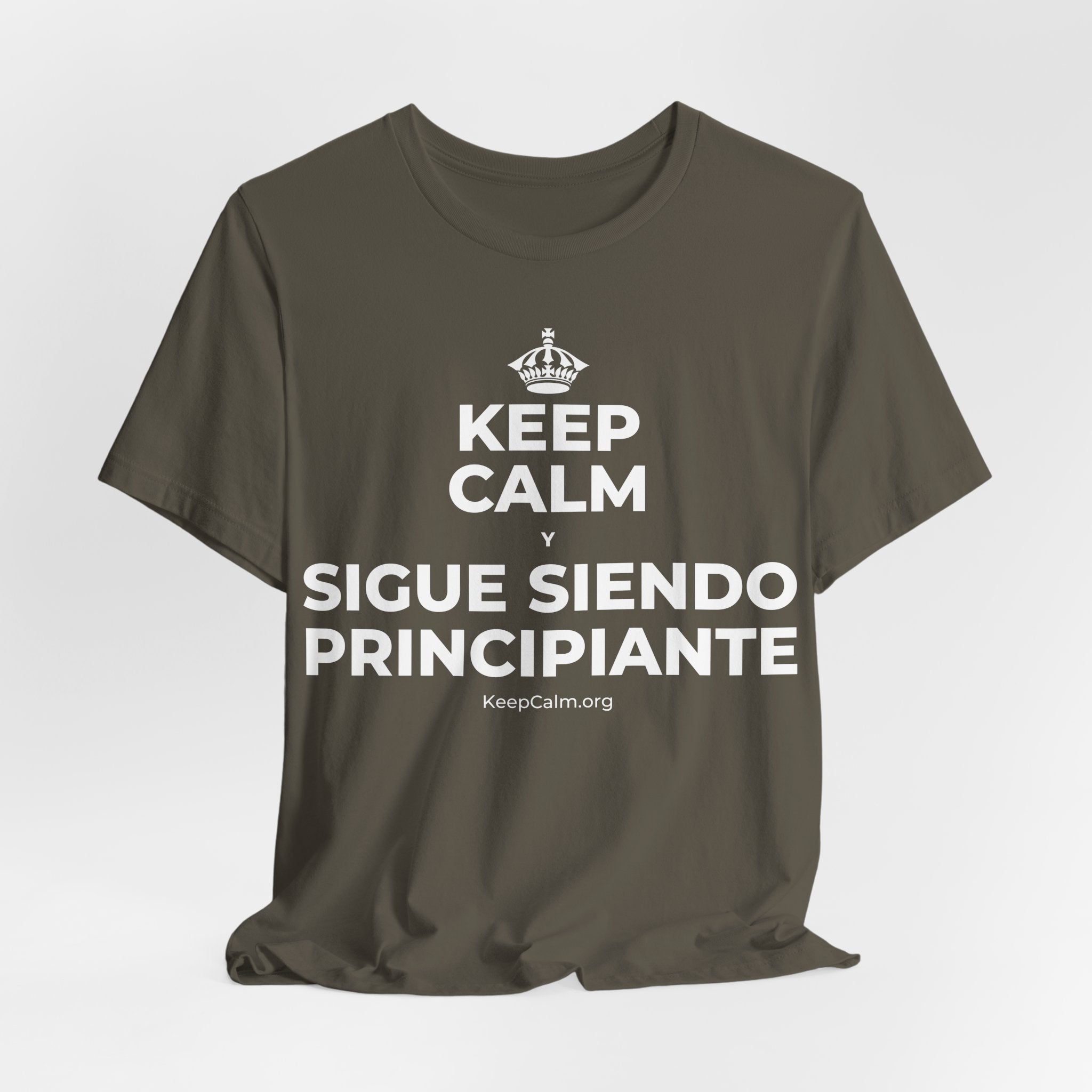 KEEP CALM Y SIGUE SIENDO PRINCIPIANTE T-Shirt (White–Asphalt)