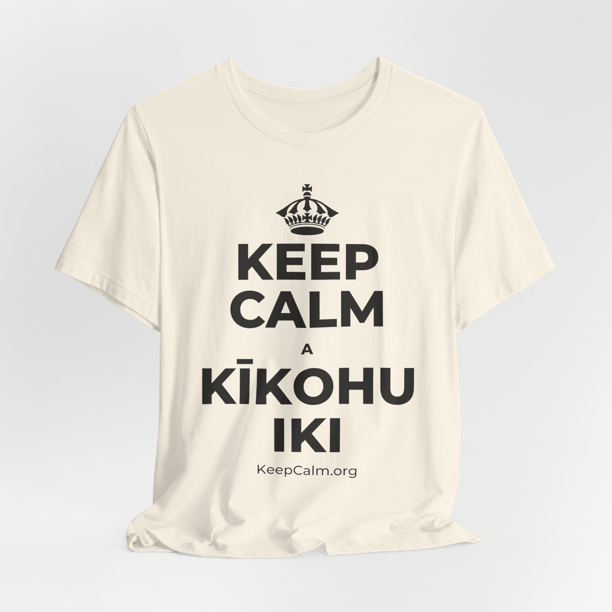 KEEP CALM A KĪKOHU IKI T-Shirt (White–Asphalt)