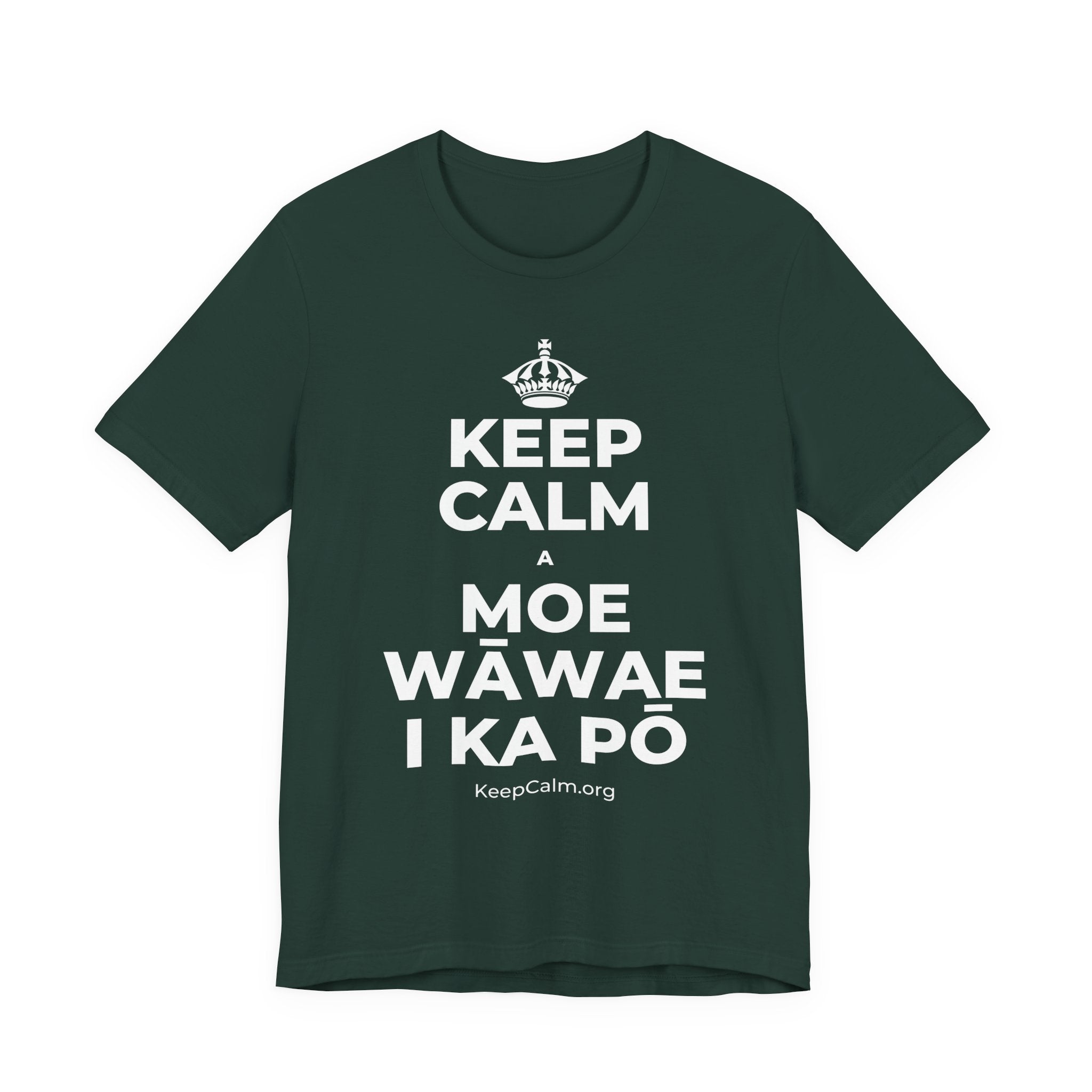 KEEP CALM A MOE WĀWAE I KA PŌ T-Shirt (White–Asphalt)