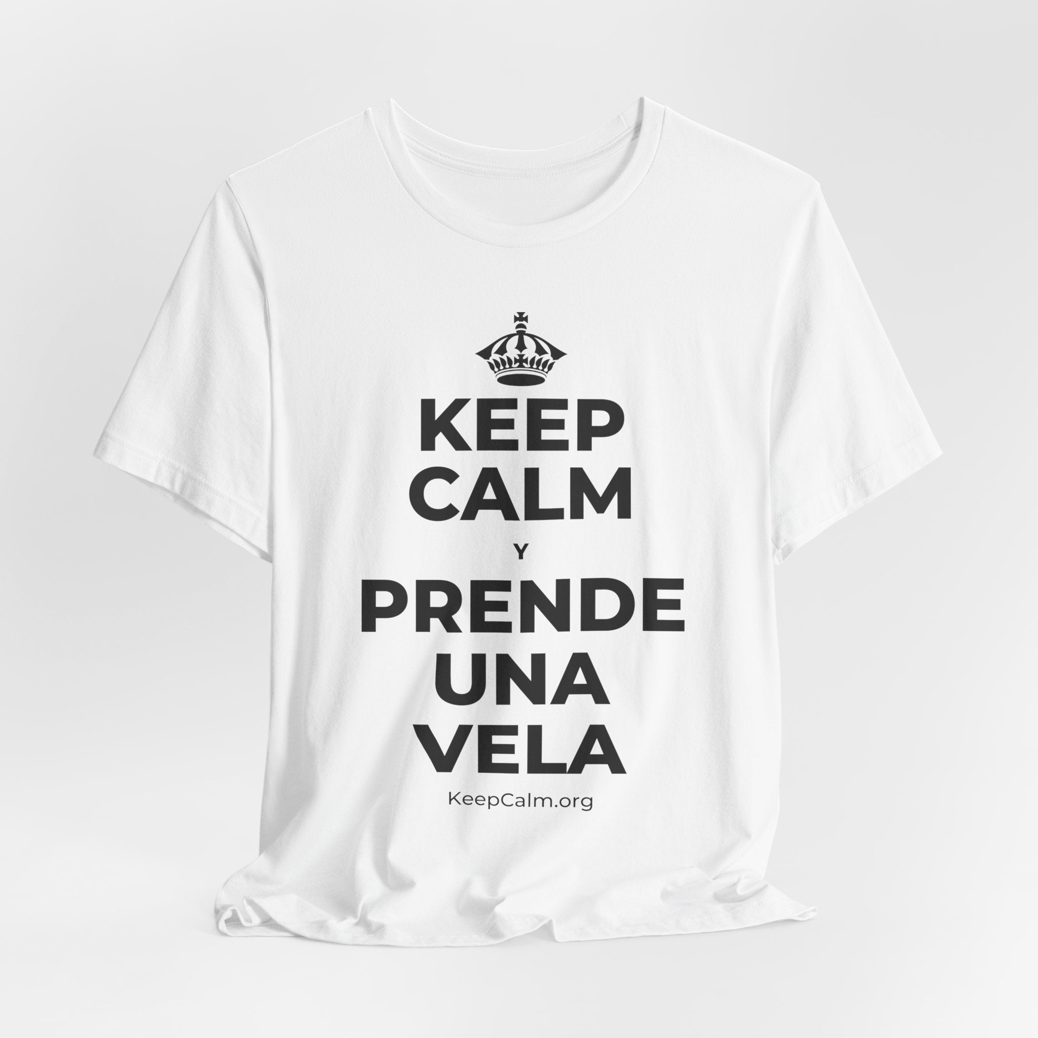 KEEP CALM Y PRENDE UNA VELA T-Shirt (White–Asphalt)
