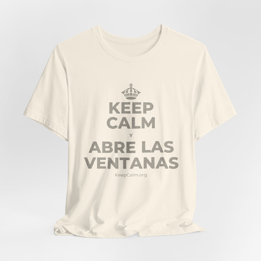 KEEP CALM Y ABRE LAS VENTANAS T-Shirt (White–Asphalt)