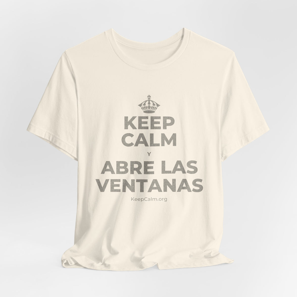KEEP CALM Y ABRE LAS VENTANAS T-Shirt (White–Asphalt)