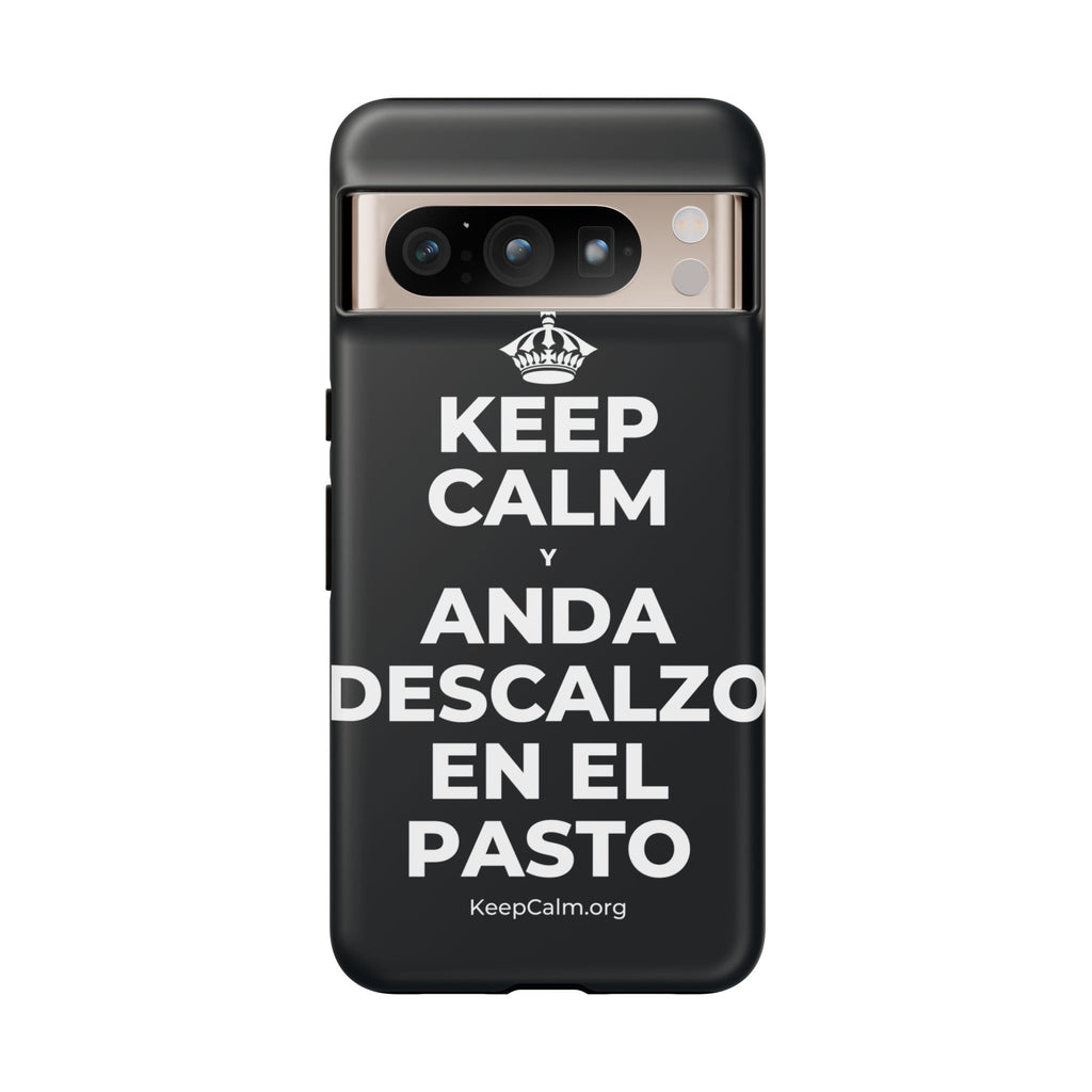 KEEP CALM Y ANDA DESCALZO EN EL PASTO Phone Case (Dark)