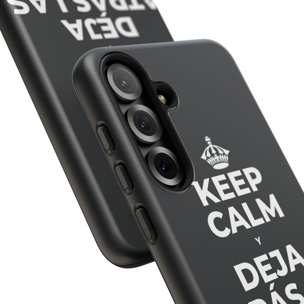 KEEP CALM Y DEJA ATRÁS LAS VIEJAS CARGAS Phone Case (Dark)