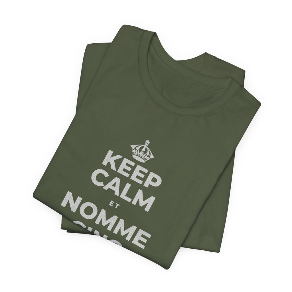 KEEP CALM ET NOMME CINQ CHOSES QUE TU VOIS T-Shirt (Military Green–Autumn)