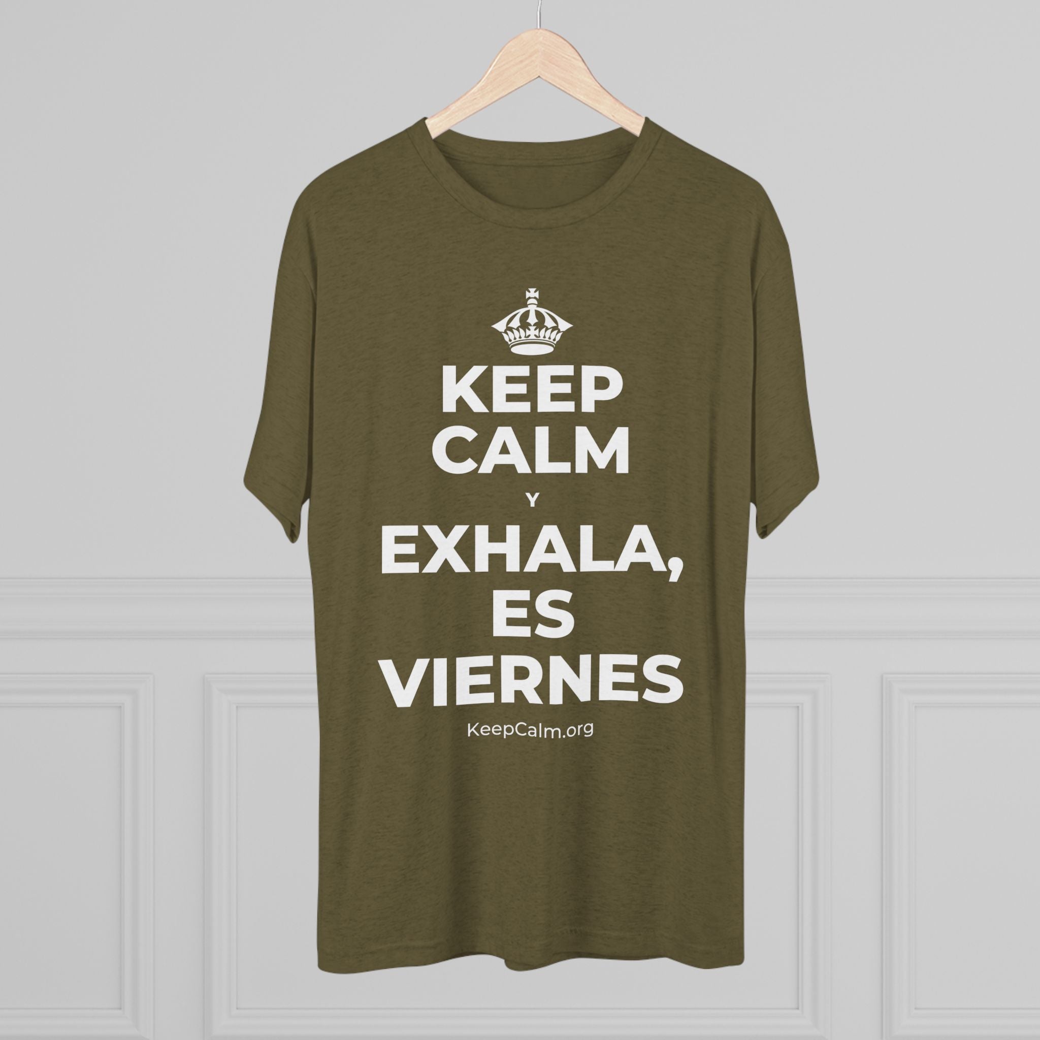 KEEP CALM Y EXHALA, ES VIERNES Tri-Blend Tee