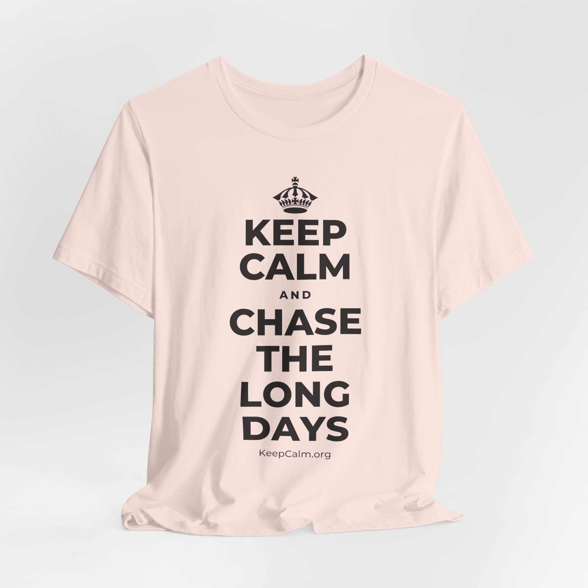 KEEP CALM AND CHASE THE LONG DAYS T-Shirt (Soft Cream–Heather Mauve)