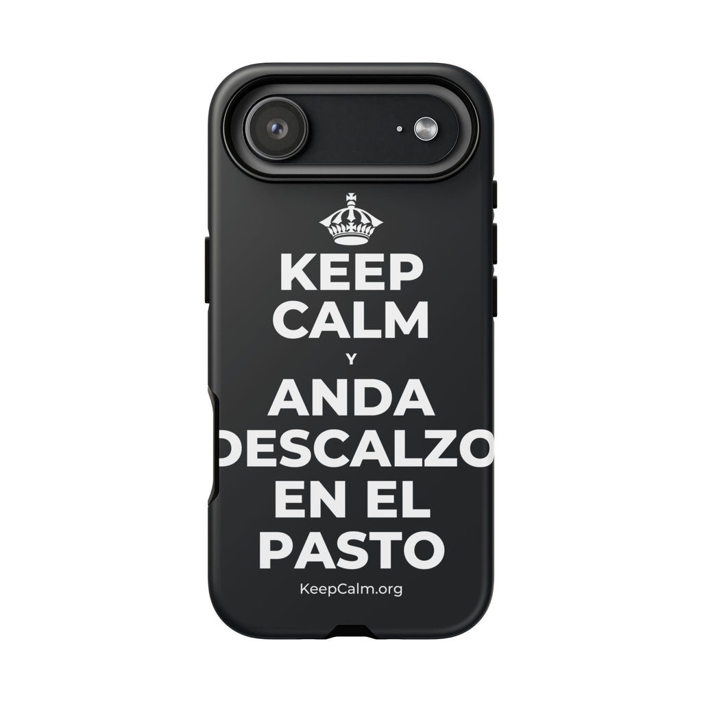 KEEP CALM Y ANDA DESCALZO EN EL PASTO Phone Case (Dark)