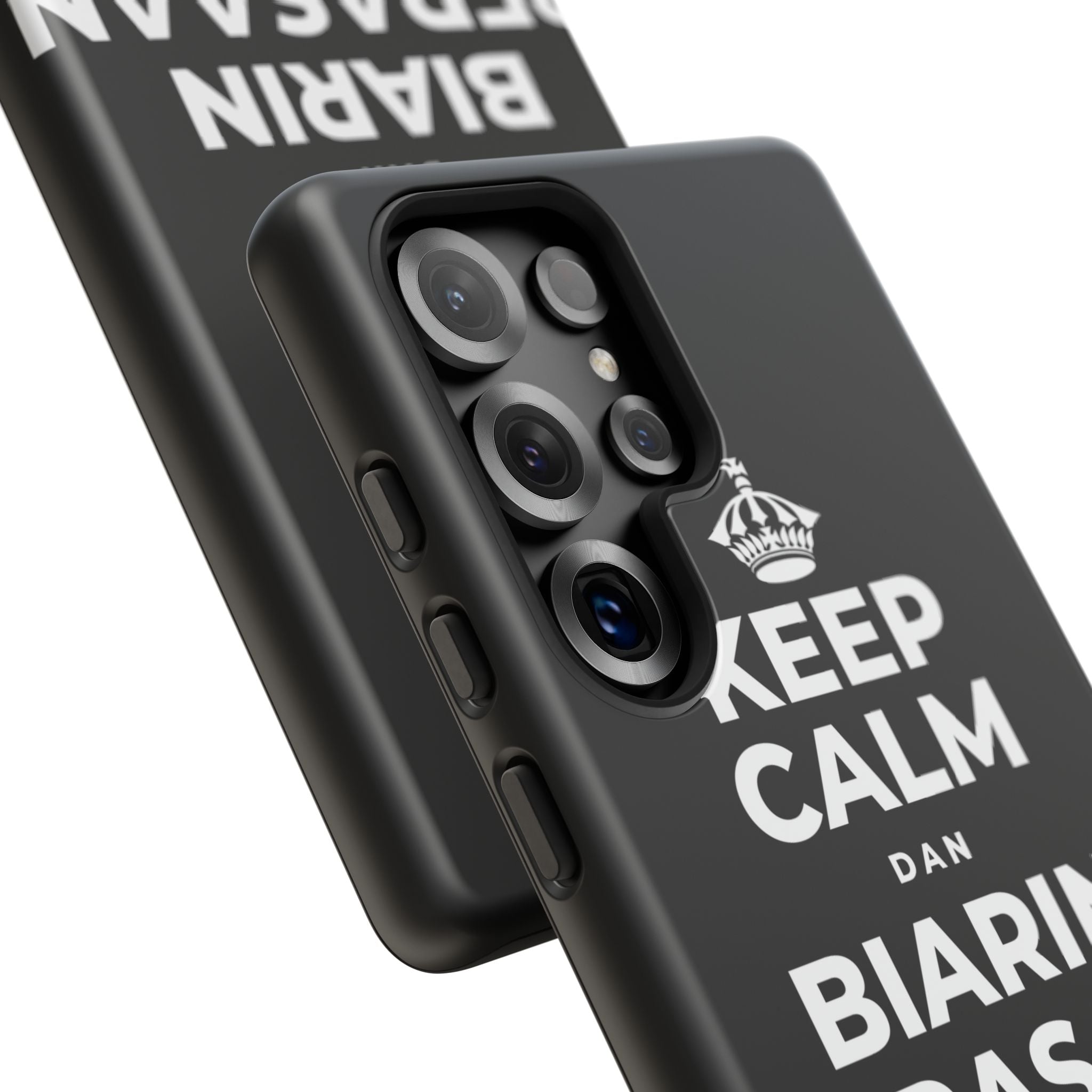 KEEP CALM DAN BIARIN PERASAAN ITU MASUK Phone Case