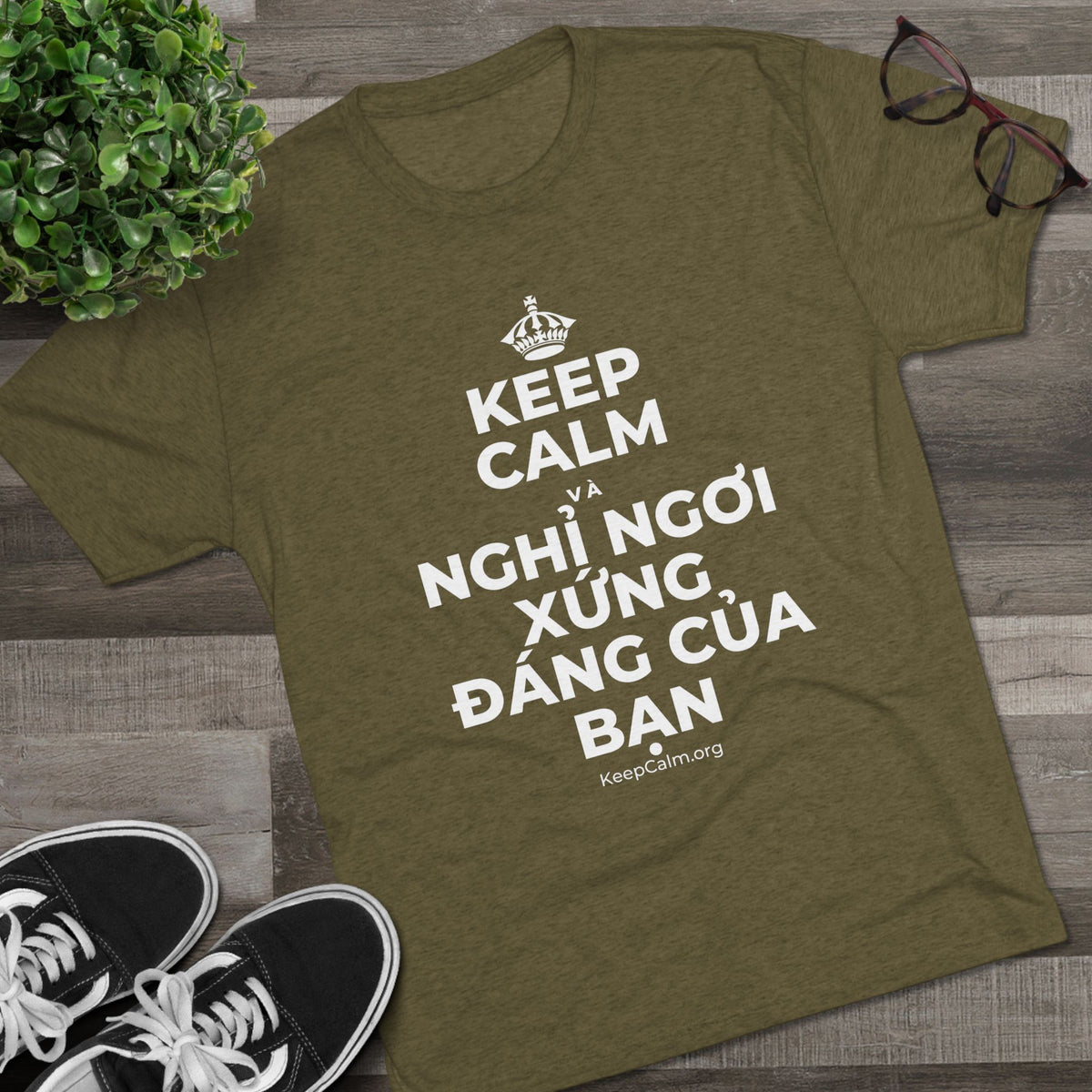 KEEP CALM VÀ NGHỈ NGƠI XỨNG ĐÁNG CỦA BẠN Tri-Blend Tee