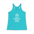 KEEP CALM Y ANDA DESCALZO EN EL PASTO Women's Racerback Tank