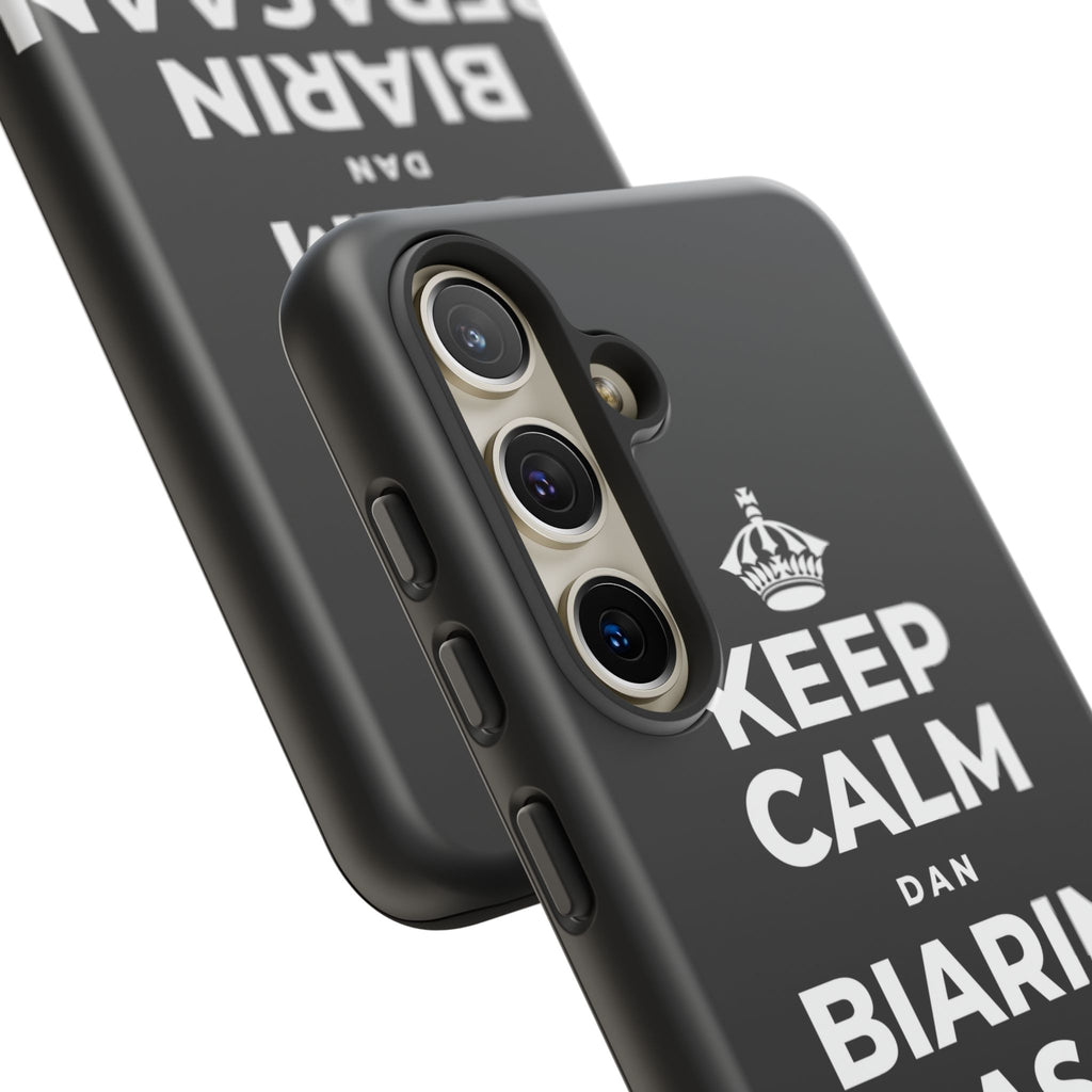 KEEP CALM DAN BIARIN PERASAAN ITU MASUK Phone Case
