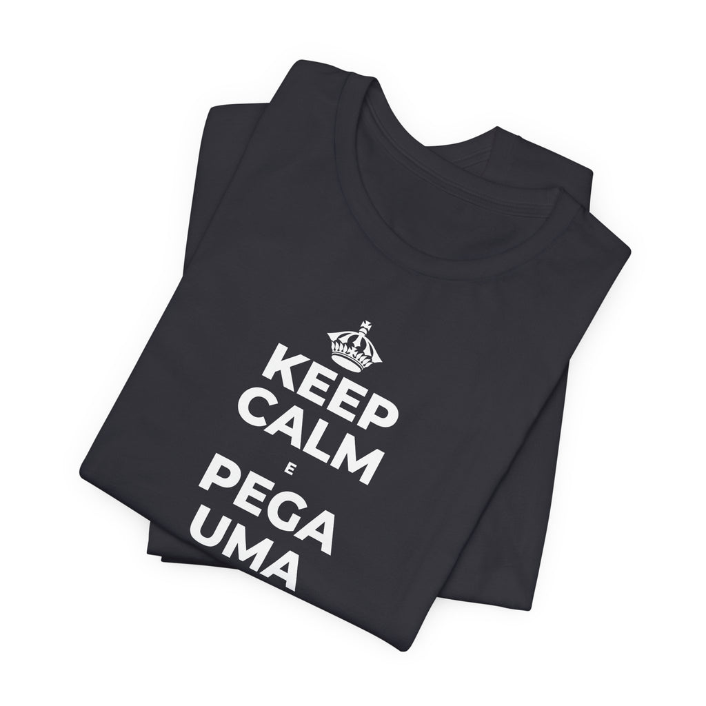 KEEP CALM E PEGA UMA AULA DE CADA VEZ T-Shirt (Baby Blue–Silver)