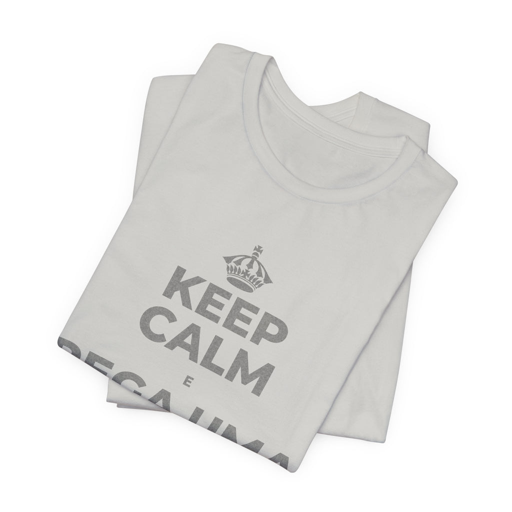 KEEP CALM E PEGA UMA AULA DE CADA VEZ T-Shirt (Baby Blue–Silver)