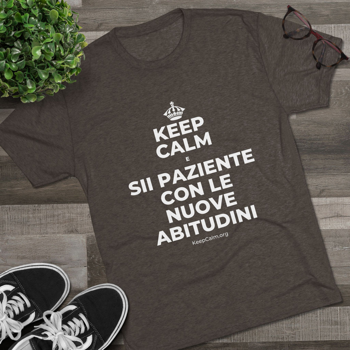 KEEP CALM E SII PAZIENTE CON LE NUOVE ABITUDINI Tri-Blend Tee