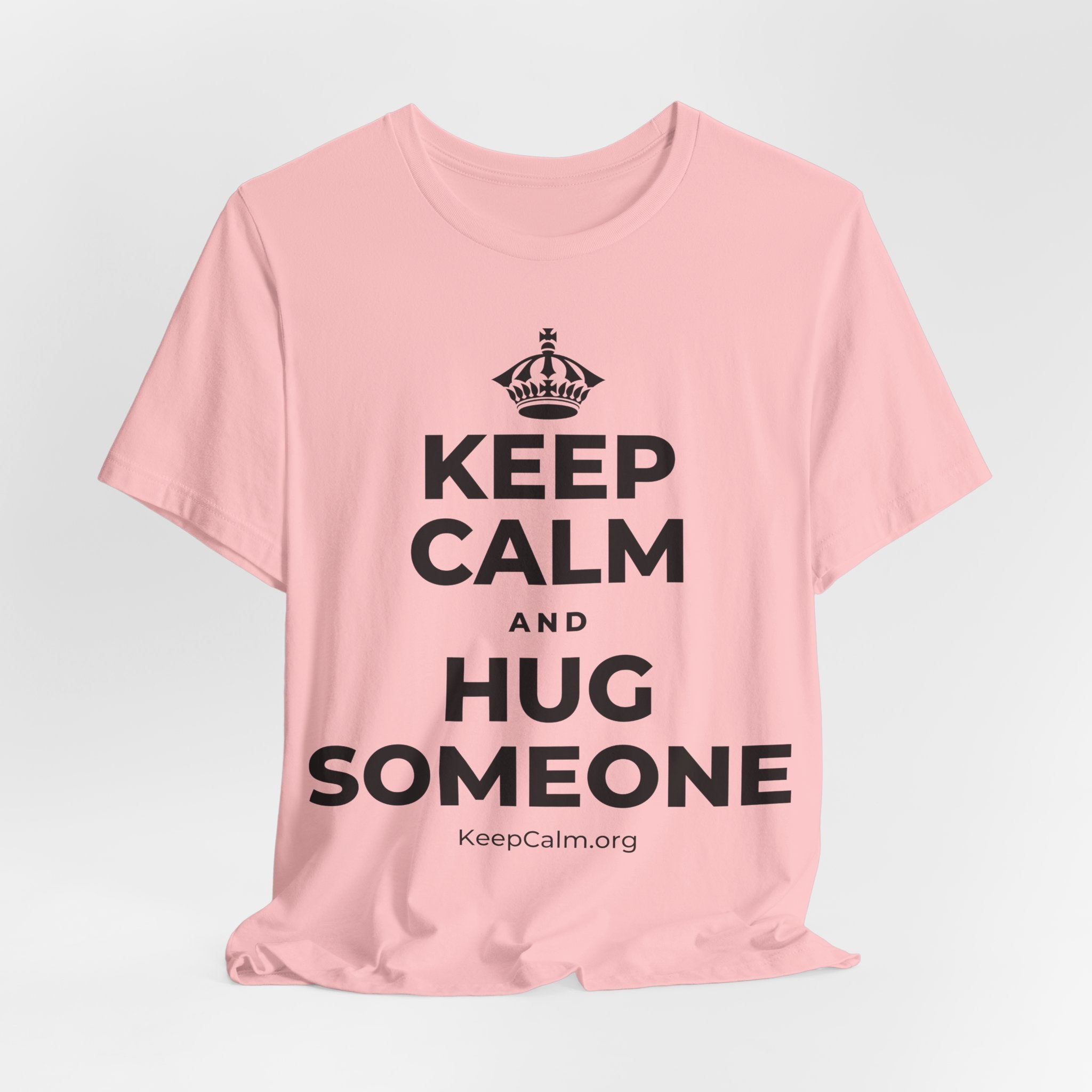KEEP CALM AND HUG SOMEONE T-Shirt (White–Asphalt)
