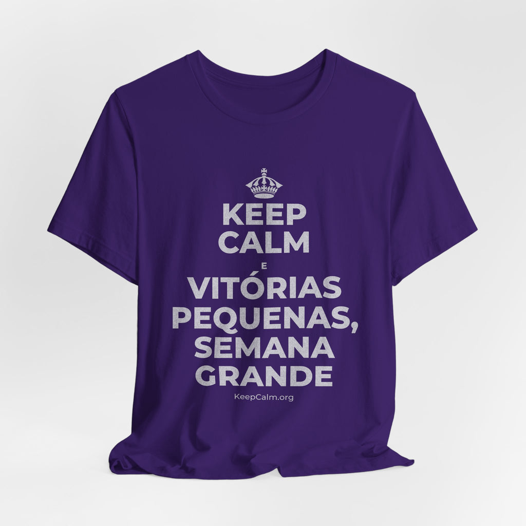 KEEP CALM E VITÓRIAS PEQUENAS, SEMANA GRANDE T-Shirt (Soft Cream–Heather Mauve)