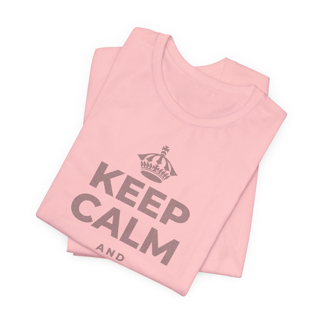 KEEP CALM AND انعم بالشمس T-Shirt (White–Asphalt)