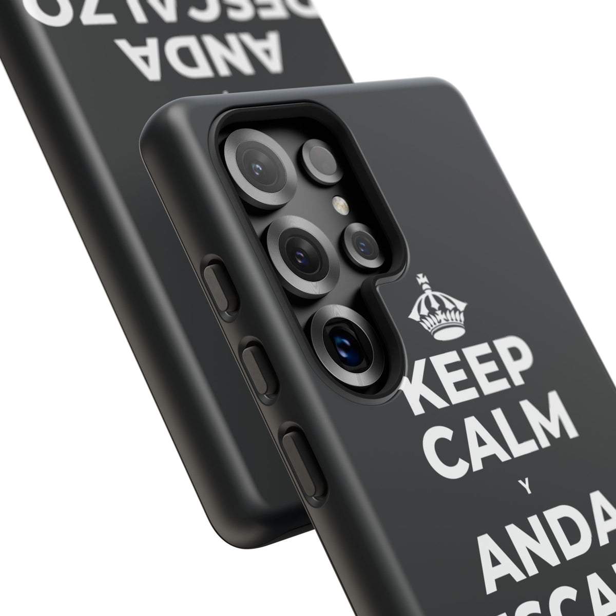 KEEP CALM Y ANDA DESCALZO EN EL PASTO Phone Case (Dark)