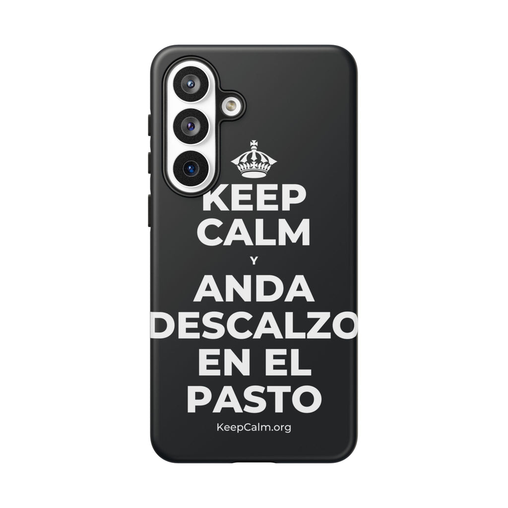 KEEP CALM Y ANDA DESCALZO EN EL PASTO Phone Case (Dark)