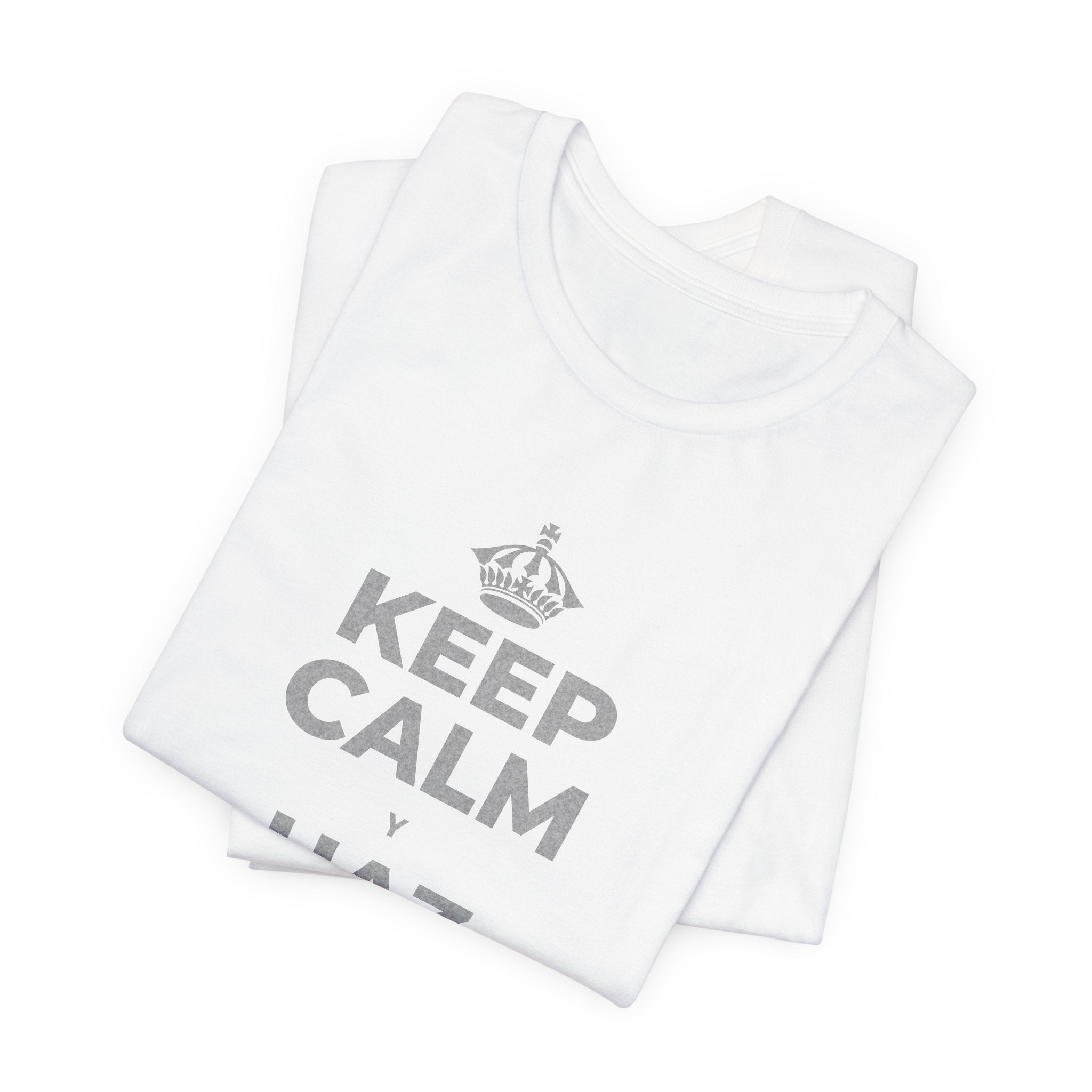 KEEP CALM Y HAZ MENOS HOY T-Shirt (White–Asphalt)
