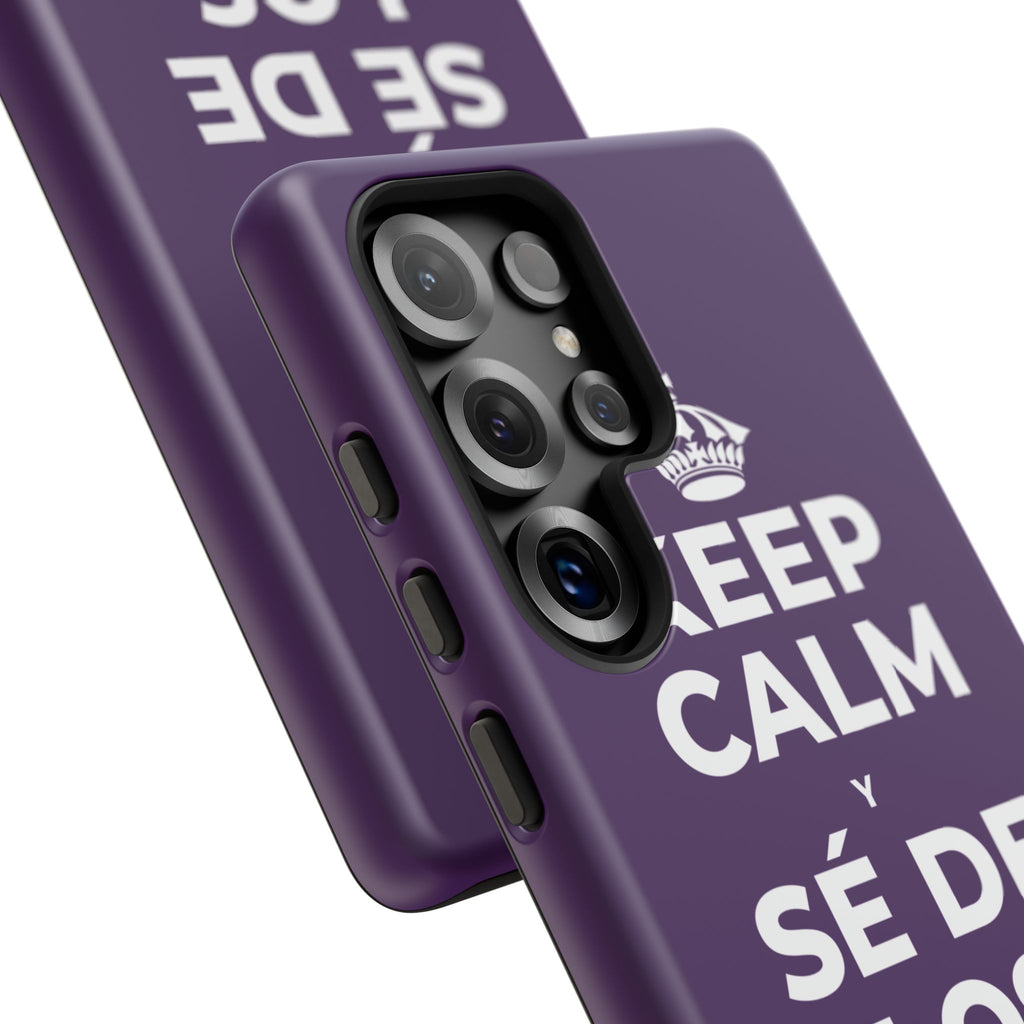 KEEP CALM Y SÉ DE LOS QUE AYUDAN Phone Case