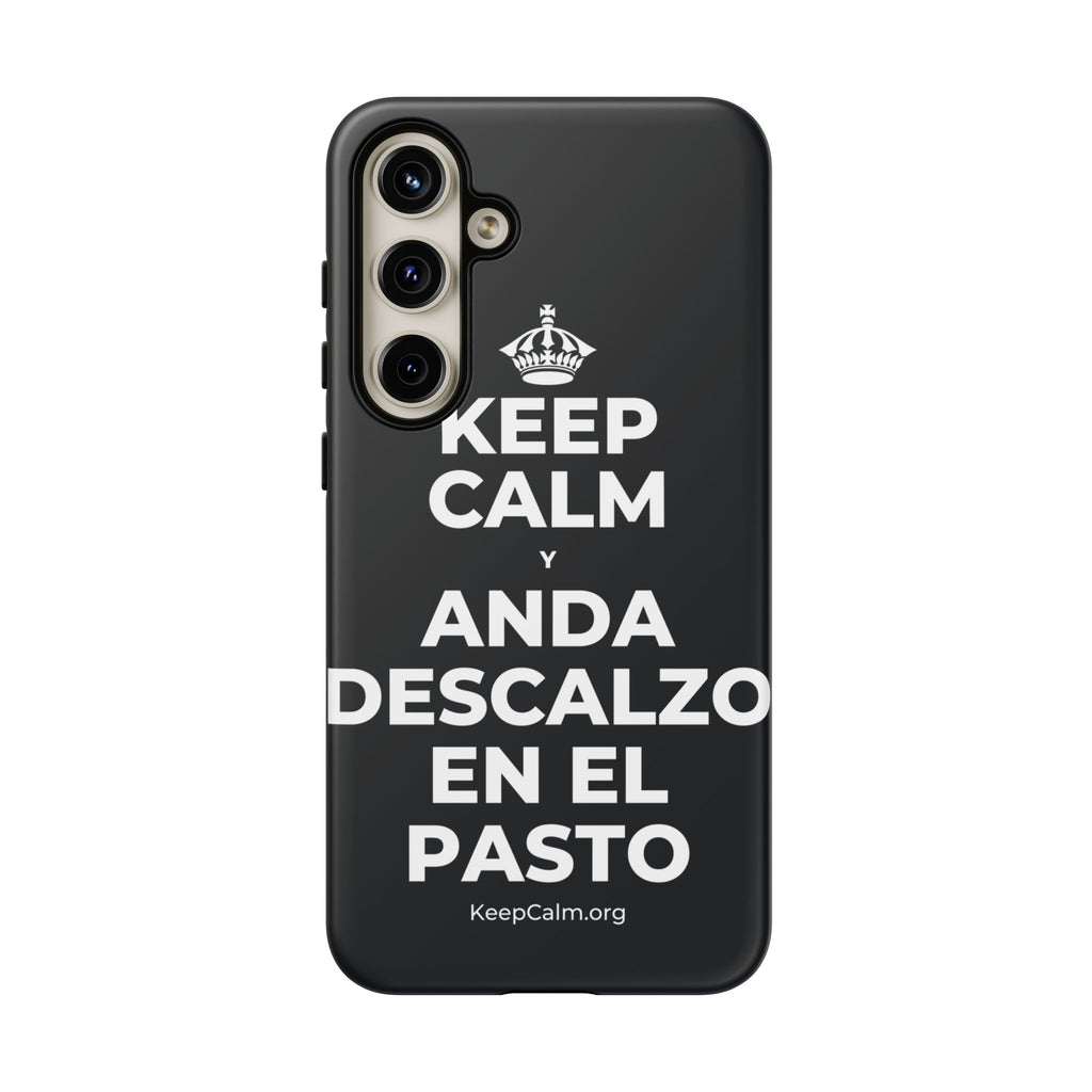KEEP CALM Y ANDA DESCALZO EN EL PASTO Phone Case (Dark)