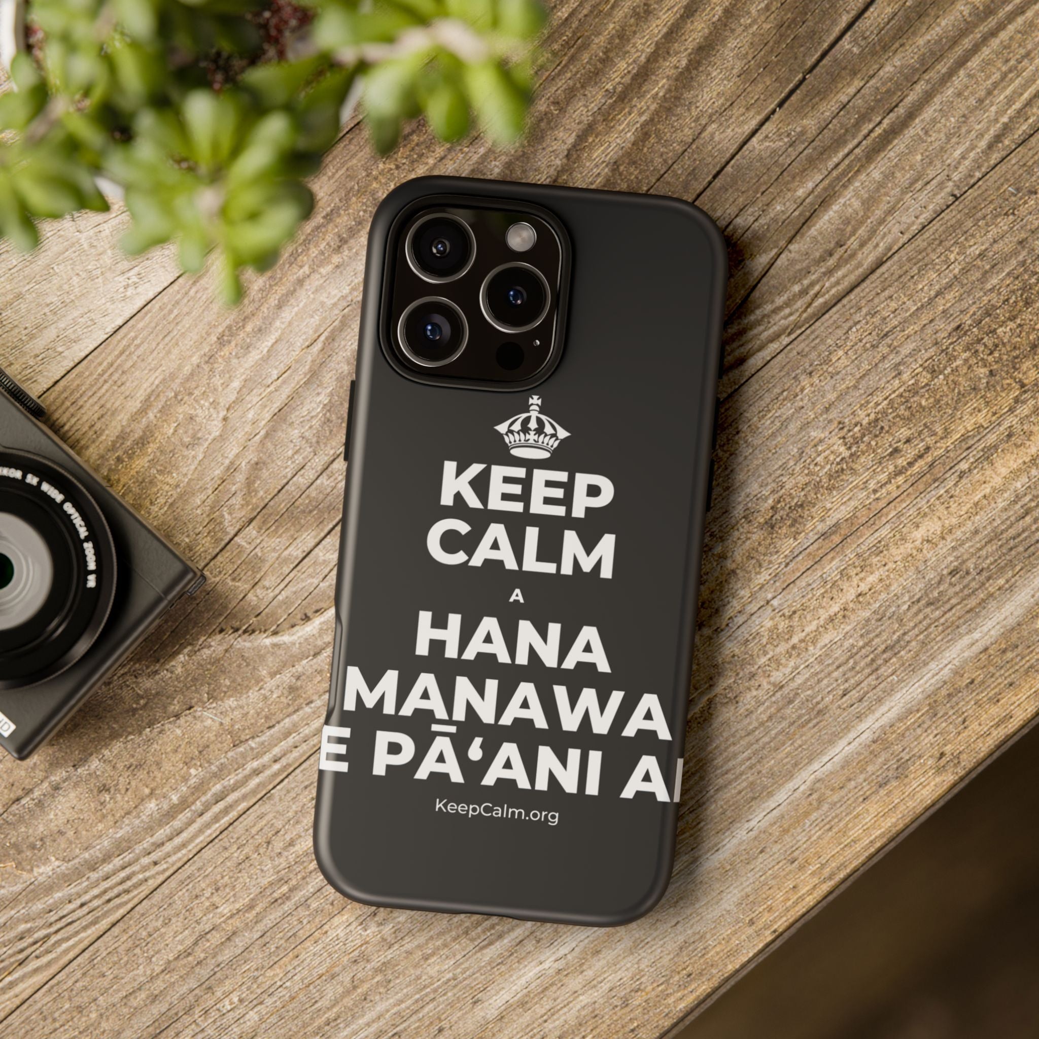 KEEP CALM A HANA MANAWA E PĀʻANI AI Phone Case (Dark)