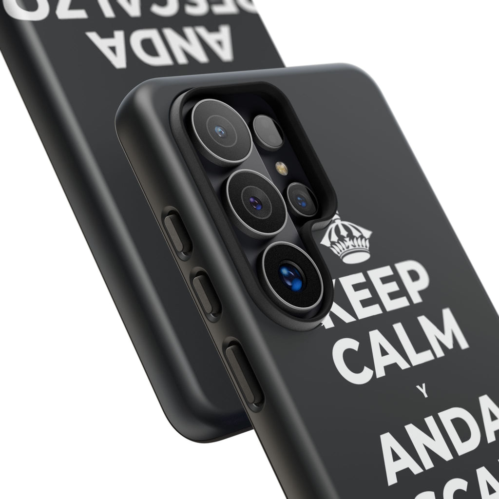 KEEP CALM Y ANDA DESCALZO EN EL PASTO Phone Case (Dark)