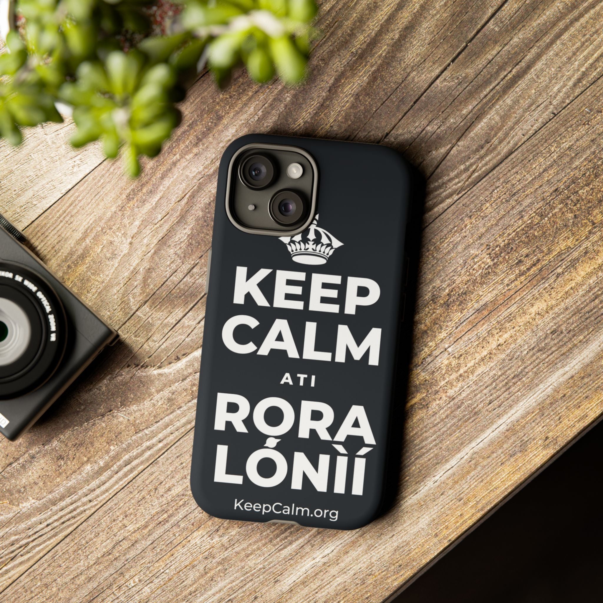 KEEP CALM ATI RỌRA LÓNÌÍ Phone Case (Dark)
